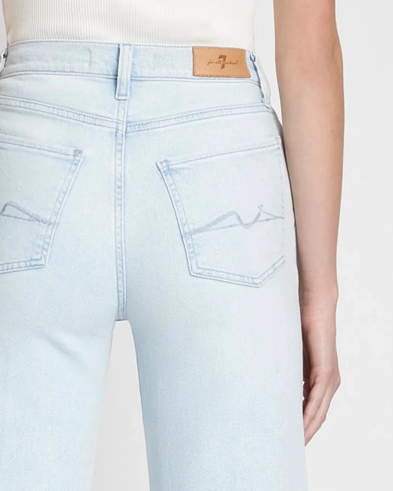 7 For All Mankind ‘Ultra HR Crop Jo/ W Hem’