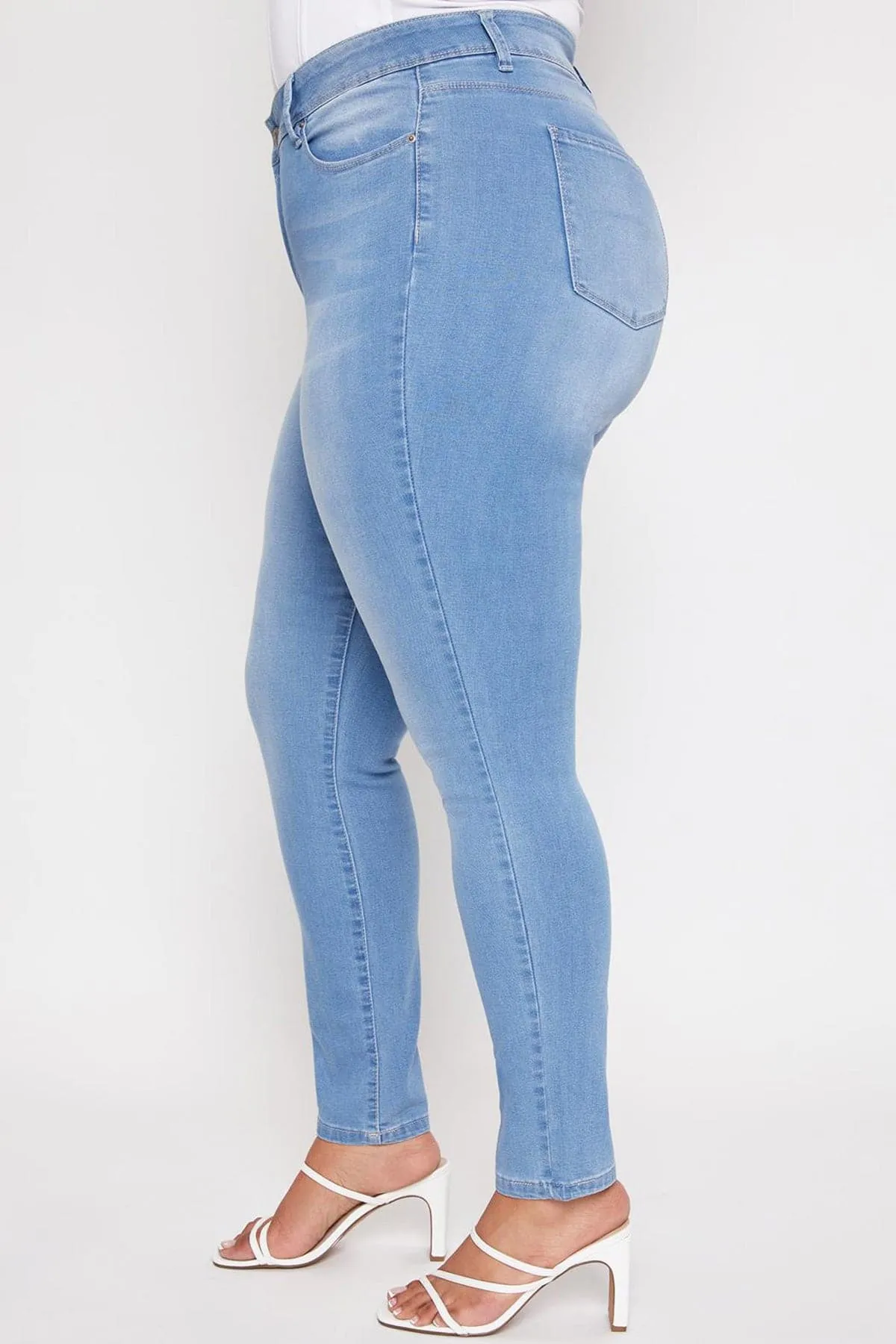 Plus Size Women's Essential  Skinny Jeans