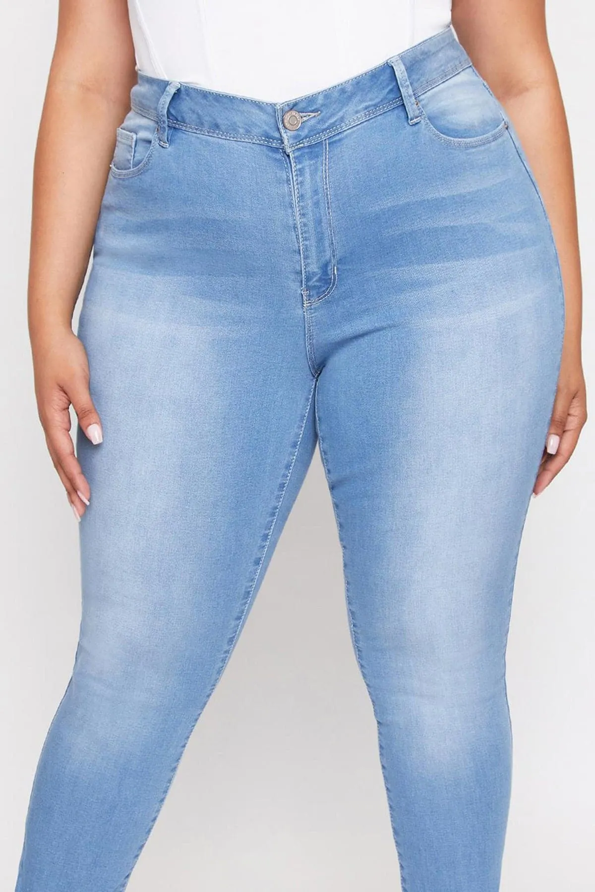 Plus Size Women's Essential  Skinny Jeans