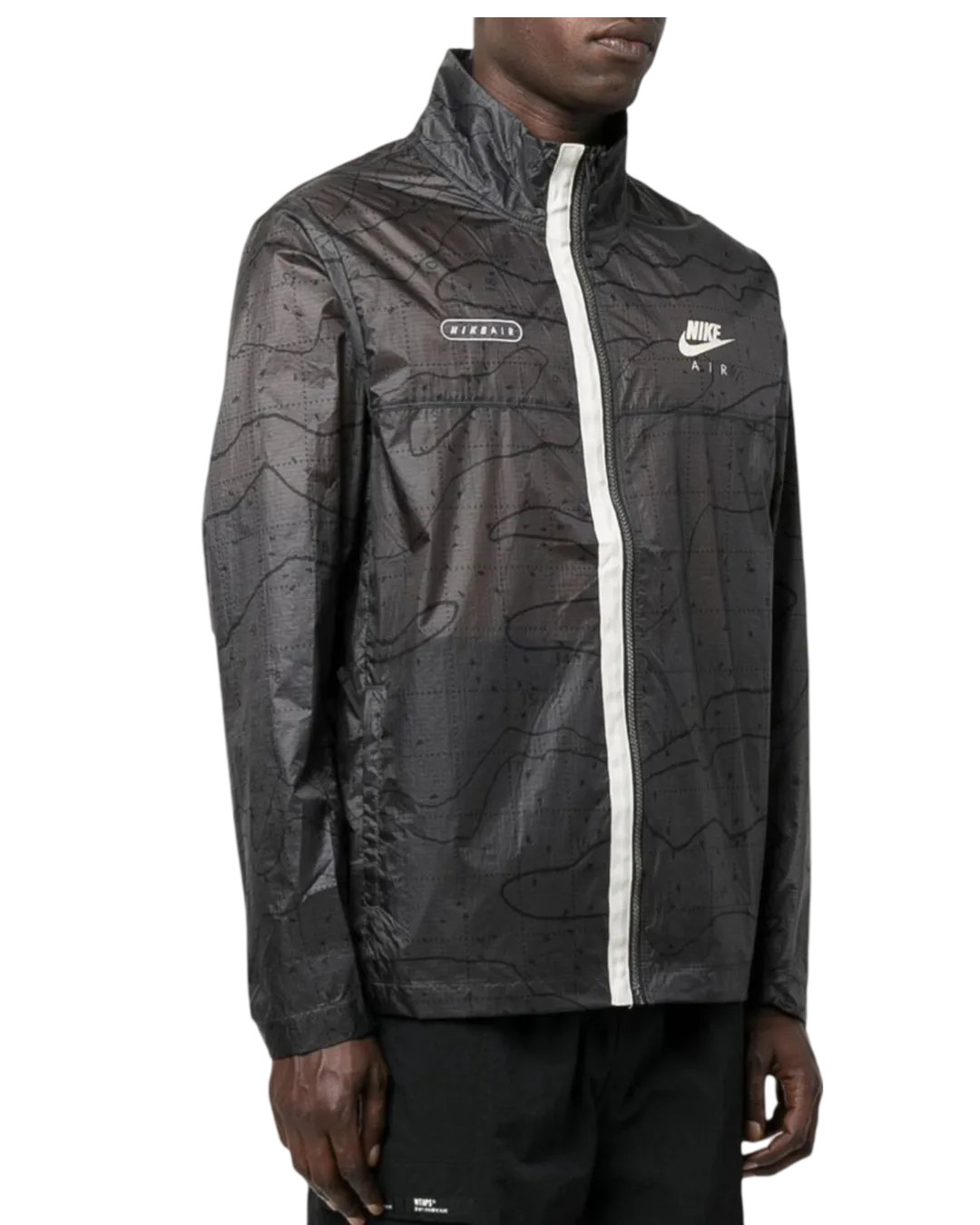 Size L - Nike Swoosh Light Jacket