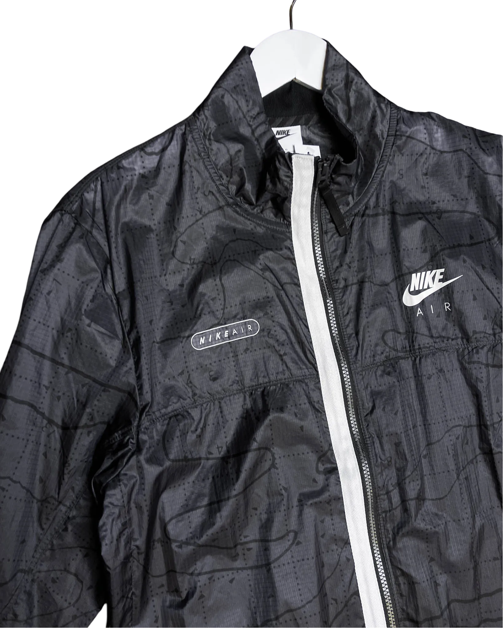 Size L - Nike Swoosh Light Jacket